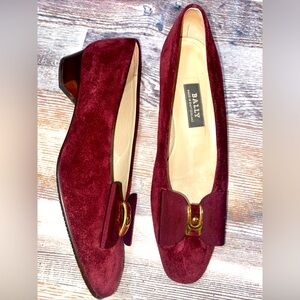 Bally Womens Pumps Burgundy Suede Square Toe Gold Accent Bow Size 7